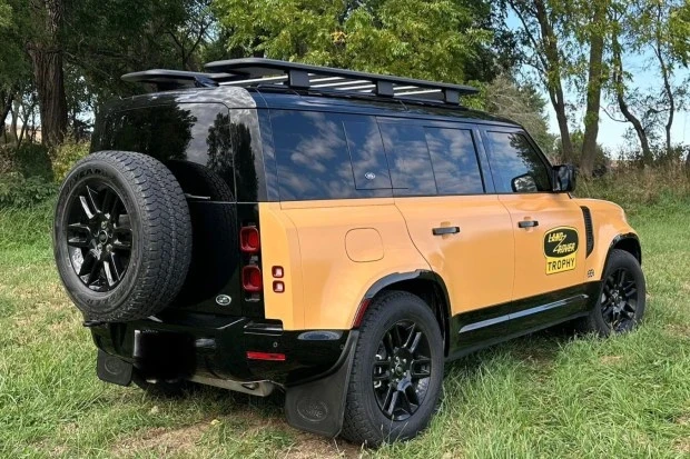 2022 Land Rover Defender L663 - Image 2 of 8