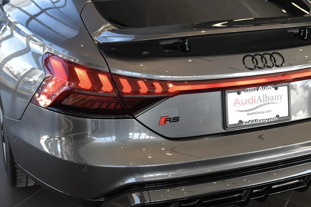 2022 Audi e-tron GT - Image 31 of 31