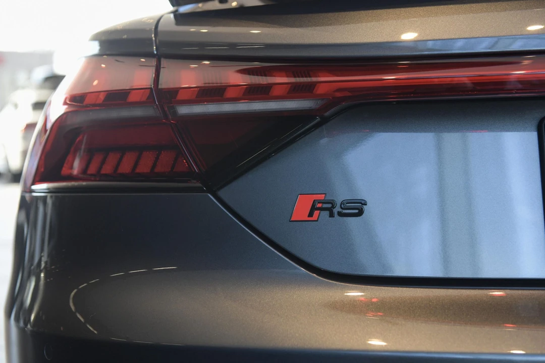 2022 Audi e-tron GT - Image 30 of 31