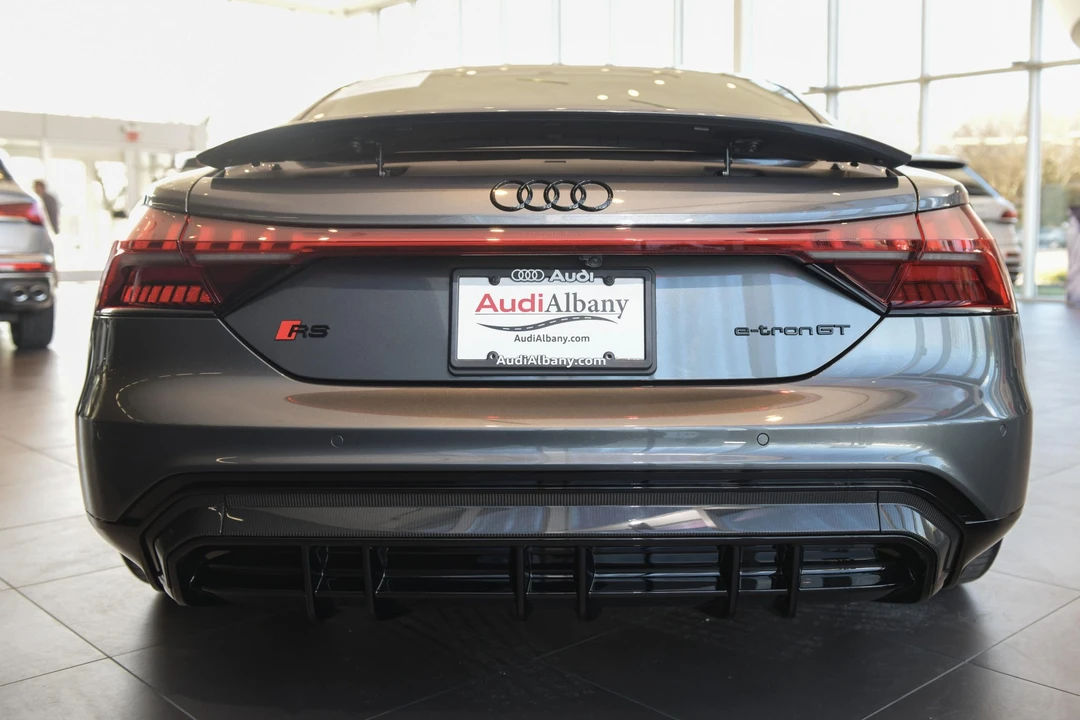 2022 Audi e-tron GT - Image 16 of 31