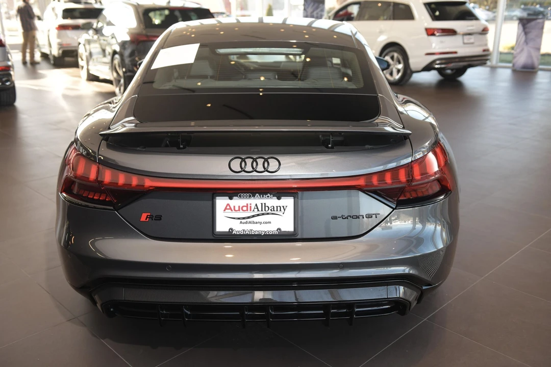 2022 Audi e-tron GT - Image 18 of 31