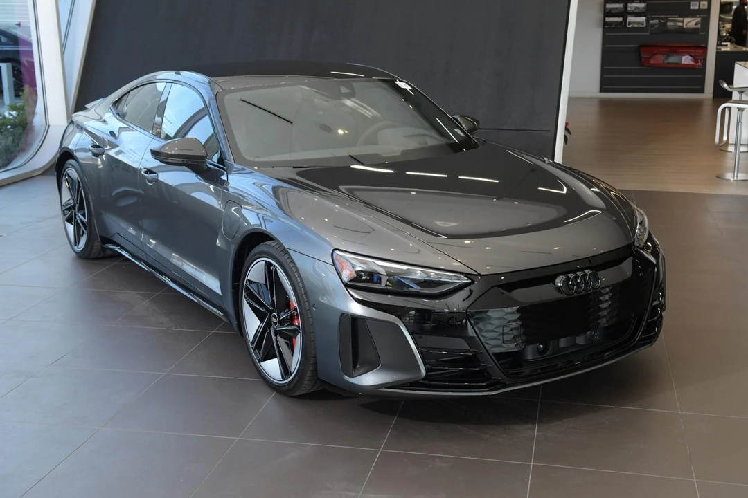 2022 Audi e-tron GT - Image 6 of 31