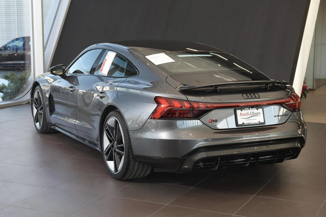 2022 Audi e-tron GT - Image 21 of 31