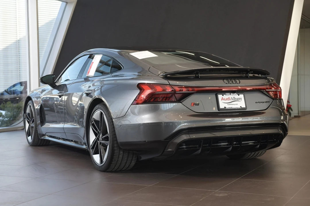 2022 Audi e-tron GT - Image 22 of 31