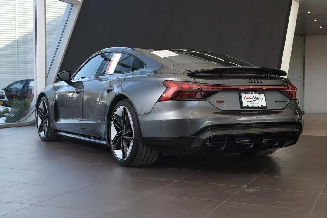 2022 Audi e-tron GT - Image 26 of 31