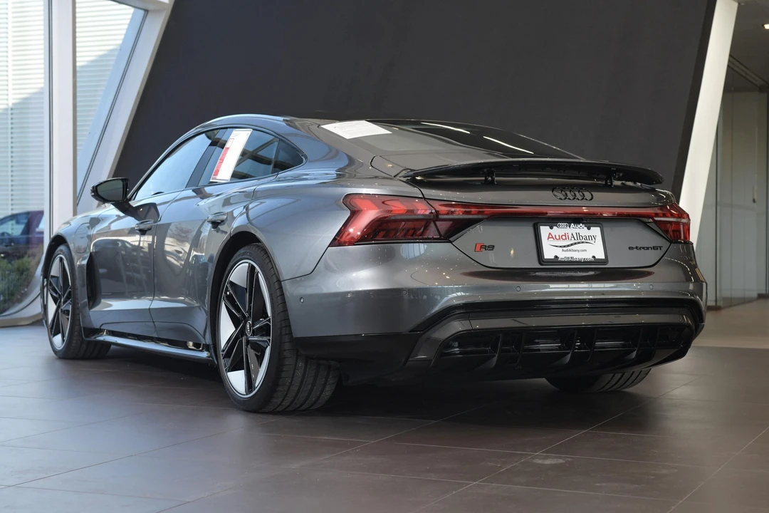 2022 Audi e-tron GT - Image 27 of 31