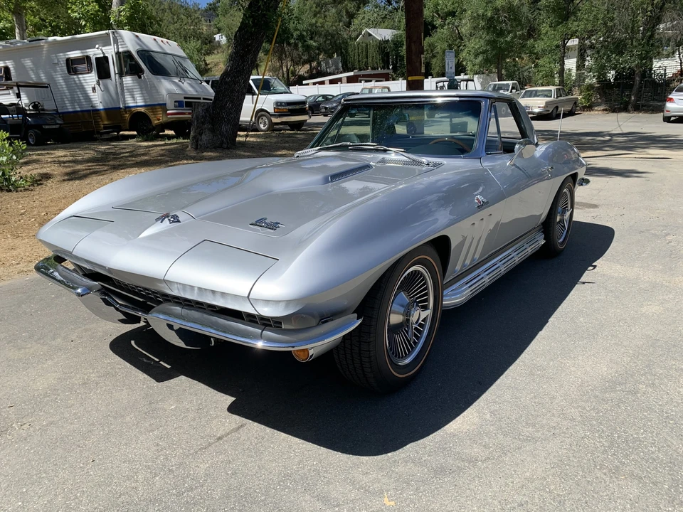1966 Chevrolet Corvette C2 - Image 11 of 31
