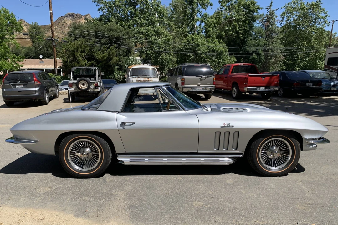 1966 Chevrolet Corvette C2 - Image 15 of 31