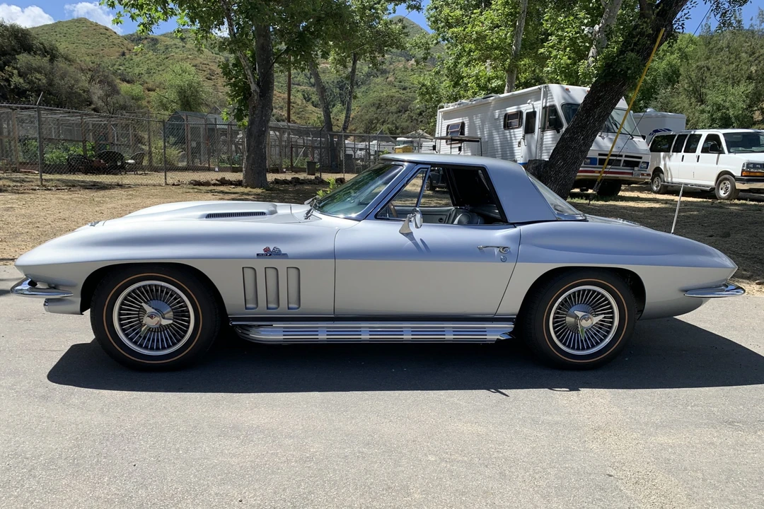 1966 Chevrolet Corvette C2 - Image 12 of 31