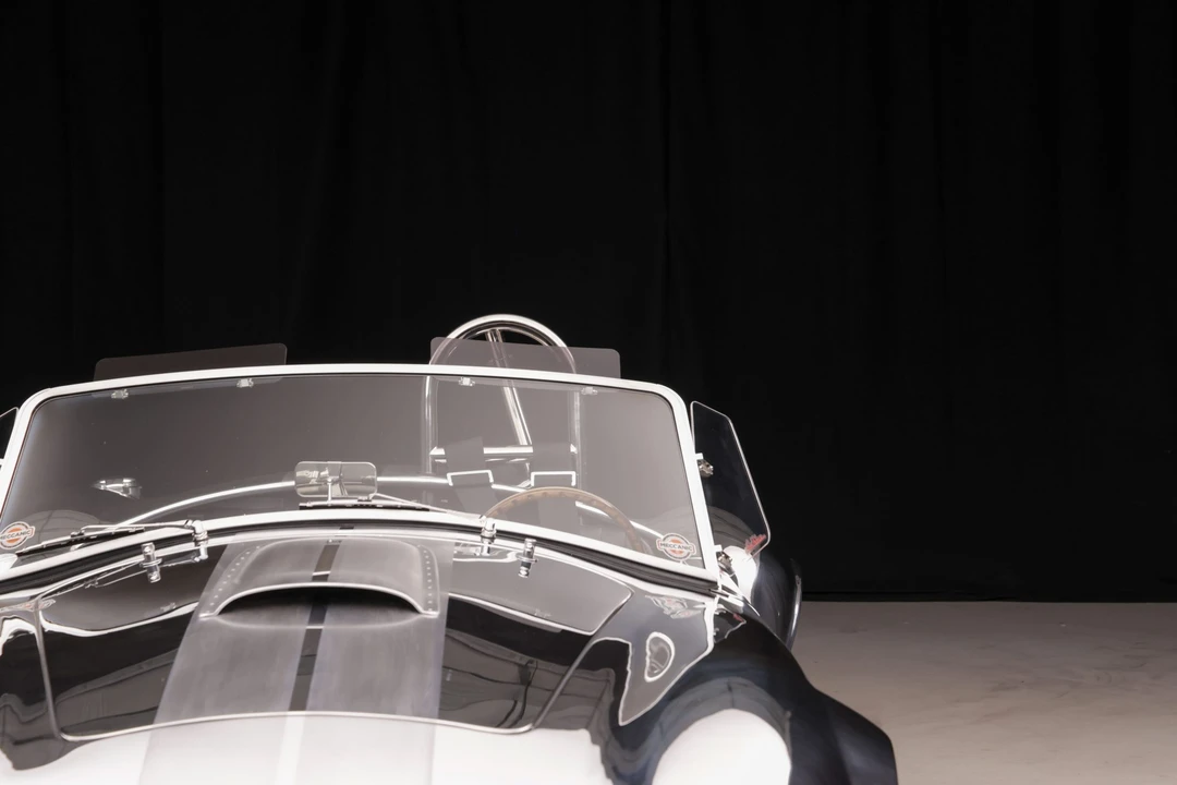 Shelby Cobra Replica - Image 15 of 31