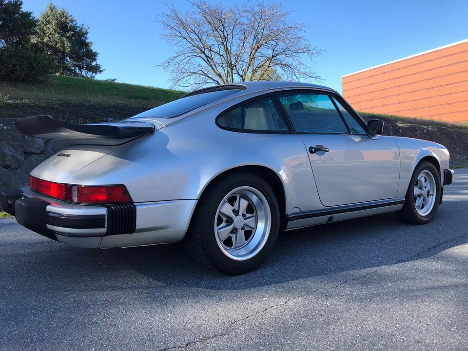 1989 Porsche 911 Carrera 3.2 - Image 12 of 31