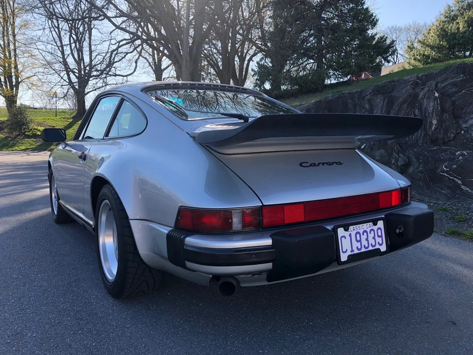 1989 Porsche 911 Carrera 3.2 - Image 13 of 31