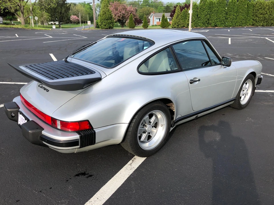 1989 Porsche 911 Carrera 3.2 - Image 6 of 31