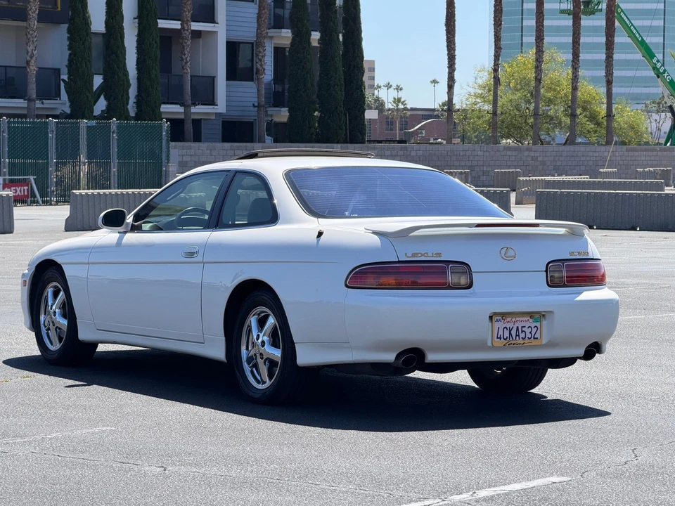 1998 Lexus SC400 - Image 3 of 31