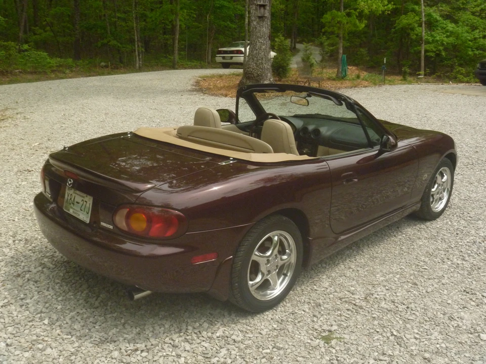 2000 Mazda NB MX-5 Miata - Image 19 of 31
