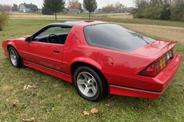 1988 Chevrolet Camaro IROC-Z & Z28 3rd Gen - Image 2 of 7