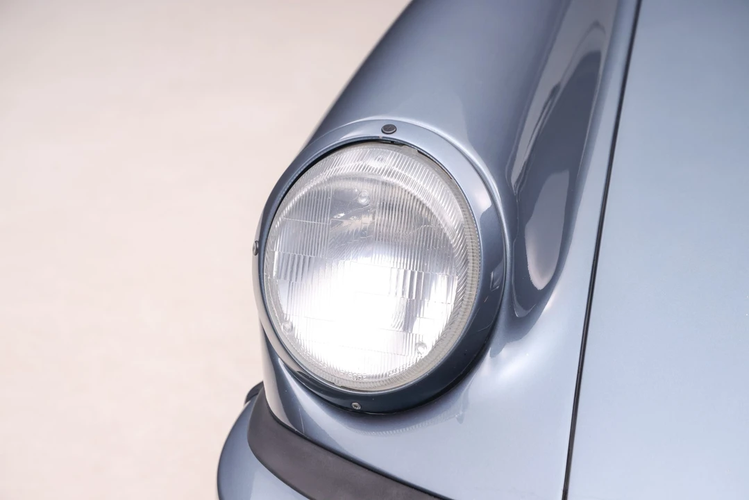 1988 Porsche 911 Carrera 3.2 - Image 27 of 31