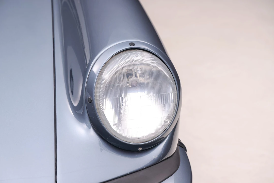 1988 Porsche 911 Carrera 3.2 - Image 28 of 31