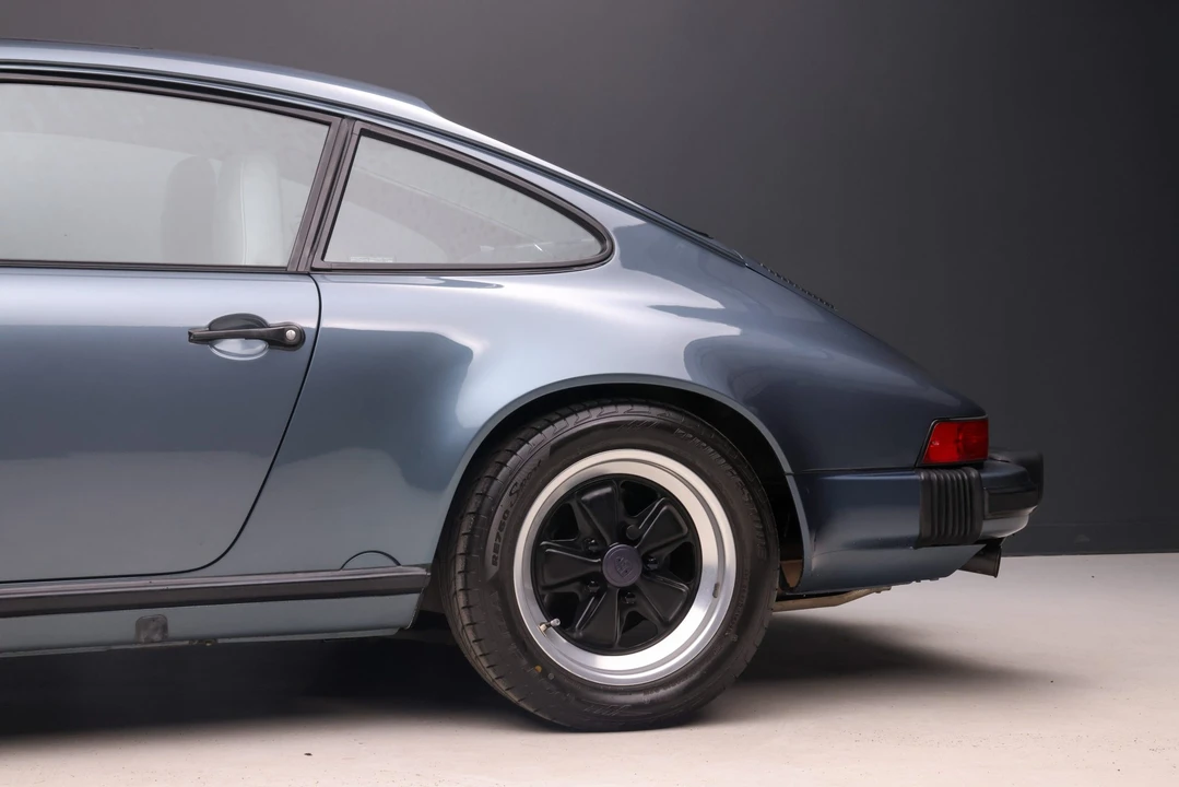 1988 Porsche 911 Carrera 3.2 - Image 17 of 31