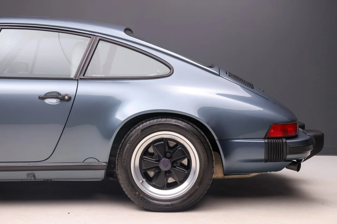 1988 Porsche 911 Carrera 3.2 - Image 14 of 31