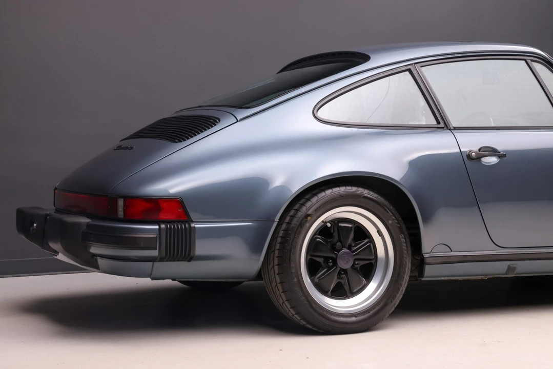 1988 Porsche 911 Carrera 3.2 - Image 18 of 31