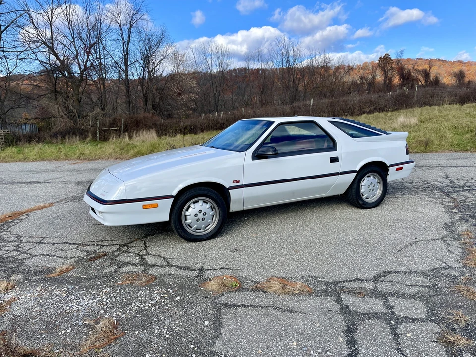 1989 Dodge Daytona - Image 16 of 31
