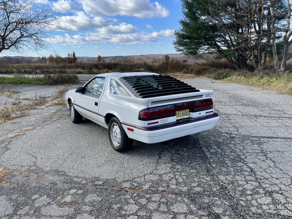 1989 Dodge Daytona - Image 13 of 31