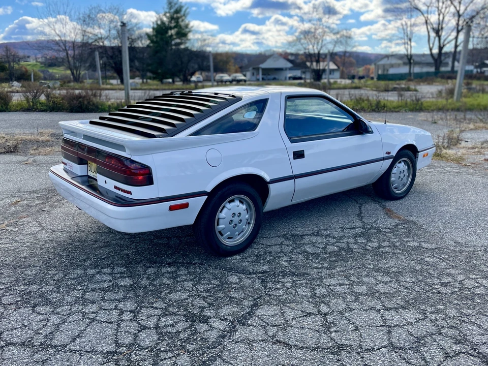 1989 Dodge Daytona - Image 9 of 31