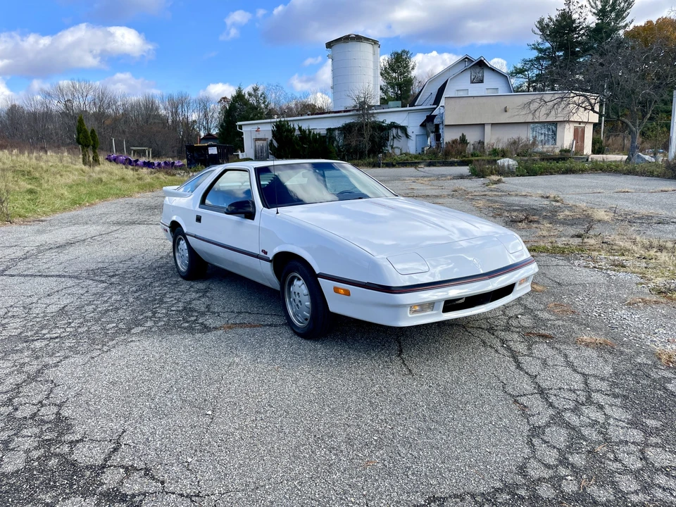 1989 Dodge Daytona - Image 6 of 31
