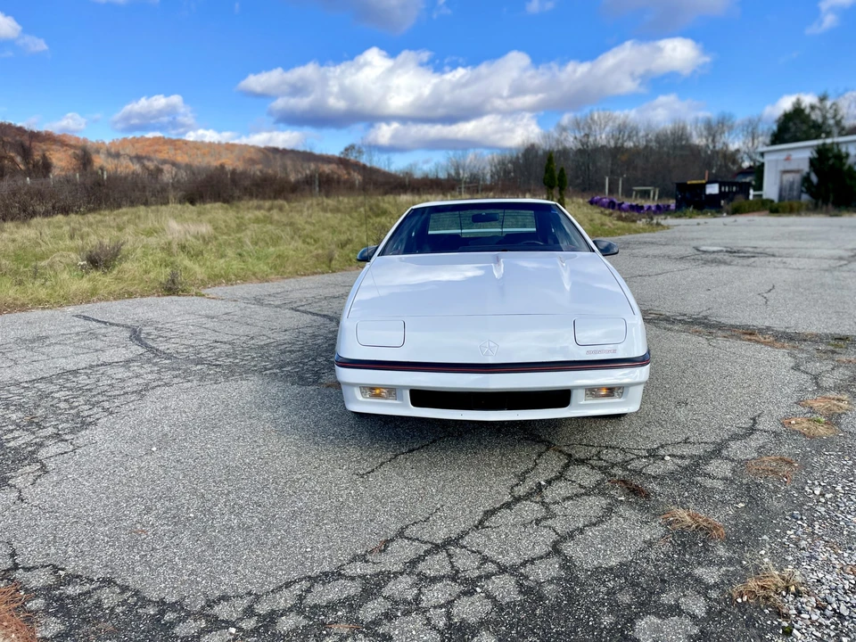 1989 Dodge Daytona - Image 5 of 31