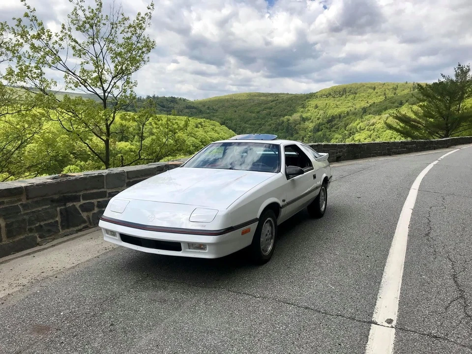 1989 Dodge Daytona - Image 3 of 31