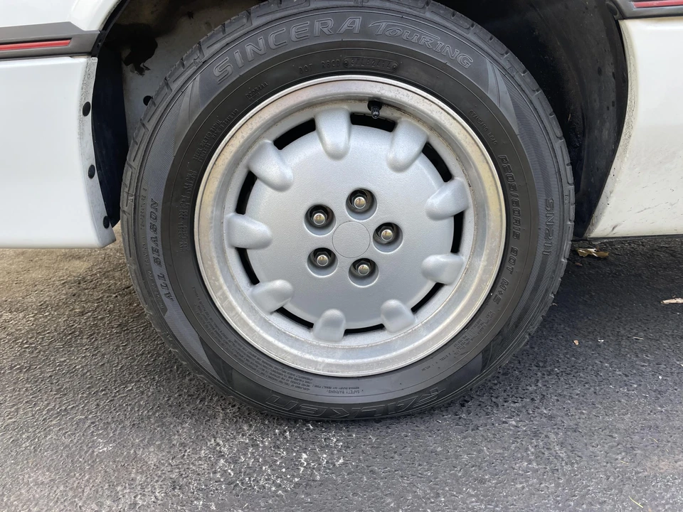 1989 Dodge Daytona - Image 22 of 31