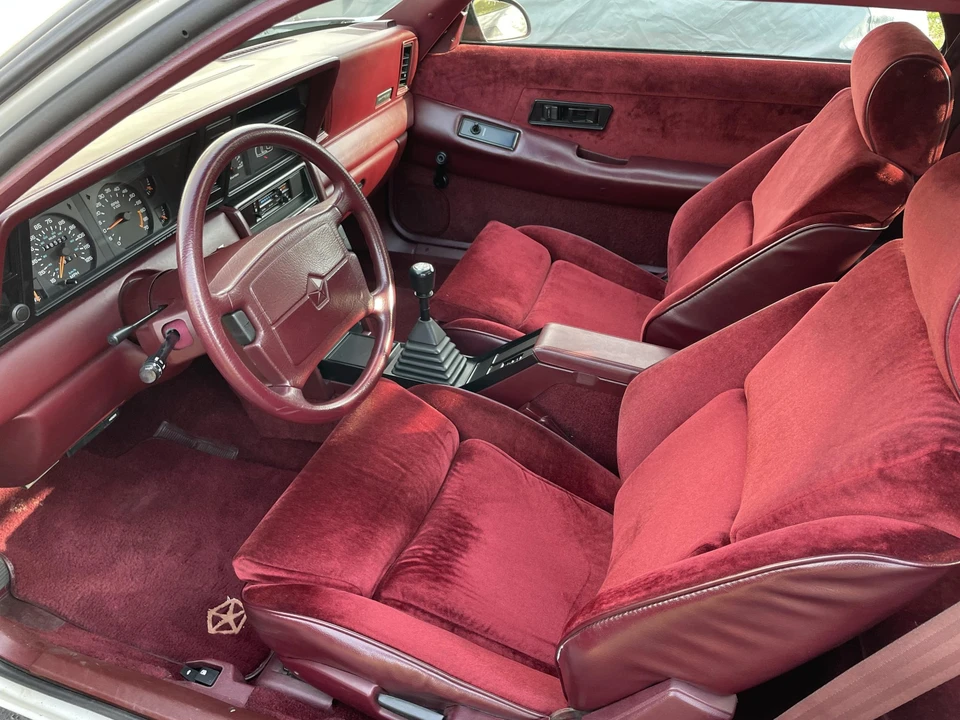 1989 Dodge Daytona - Image 27 of 31