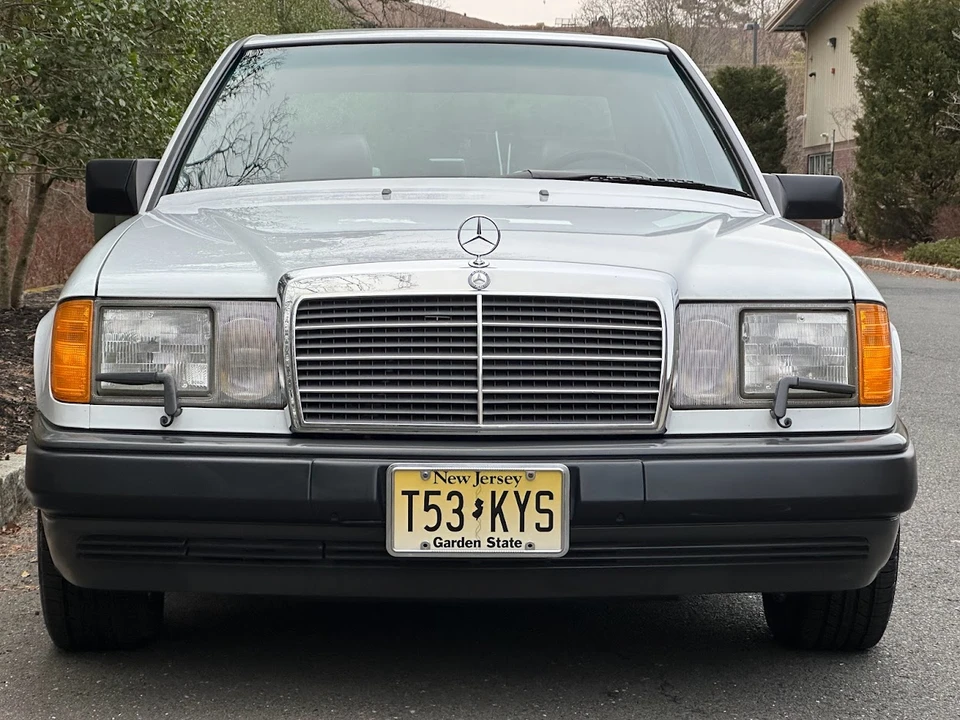 1989 Mercedes-Benz W124 E-Class - Image 3 of 31