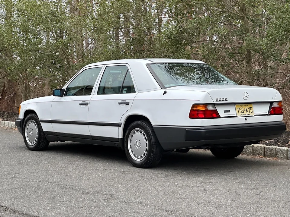 1989 Mercedes-Benz W124 E-Class - Image 7 of 31