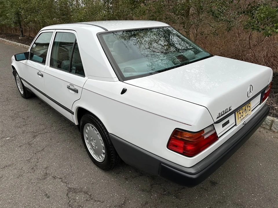 1989 Mercedes-Benz W124 E-Class - Image 27 of 31