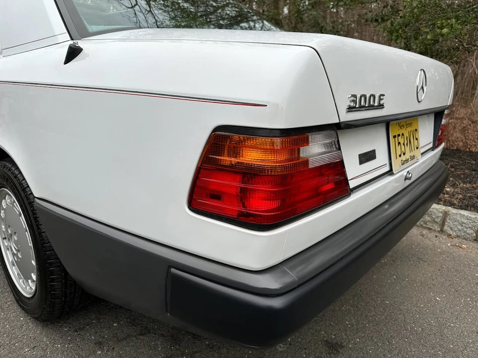 1989 Mercedes-Benz W124 E-Class - Image 30 of 31