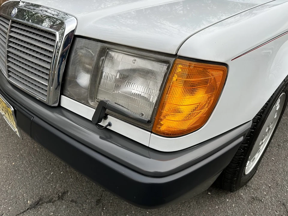 1989 Mercedes-Benz W124 E-Class - Image 20 of 31