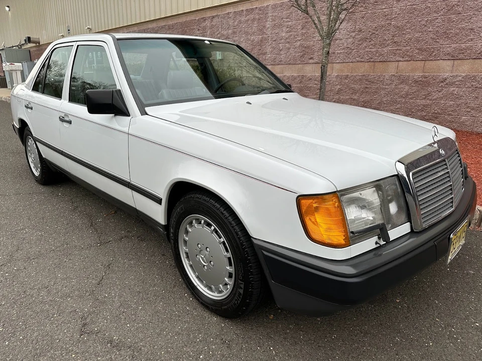 1989 Mercedes-Benz W124 E-Class - Image 14 of 31