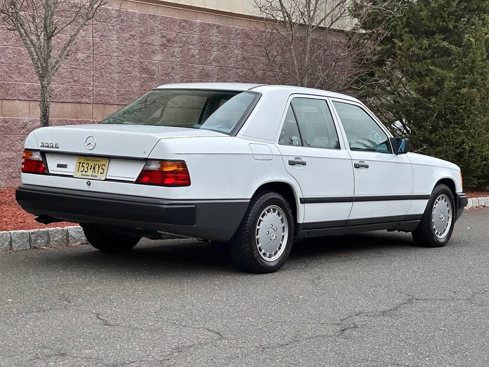 1989 Mercedes-Benz W124 E-Class - Image 6 of 31
