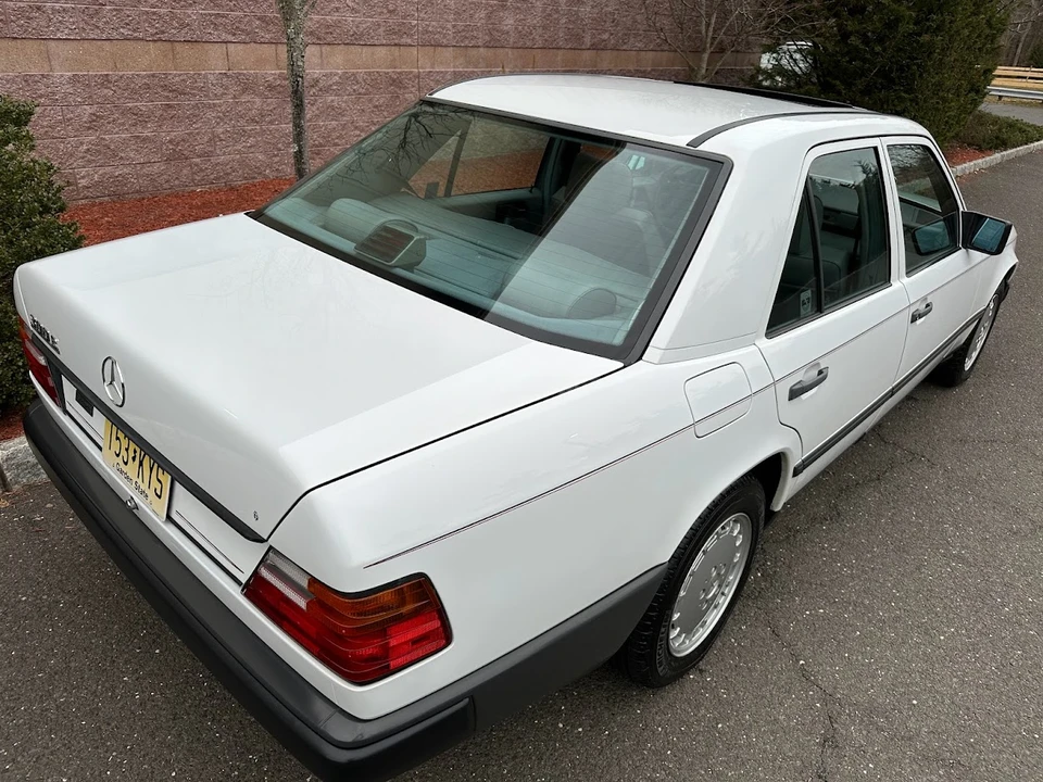 1989 Mercedes-Benz W124 E-Class - Image 28 of 31
