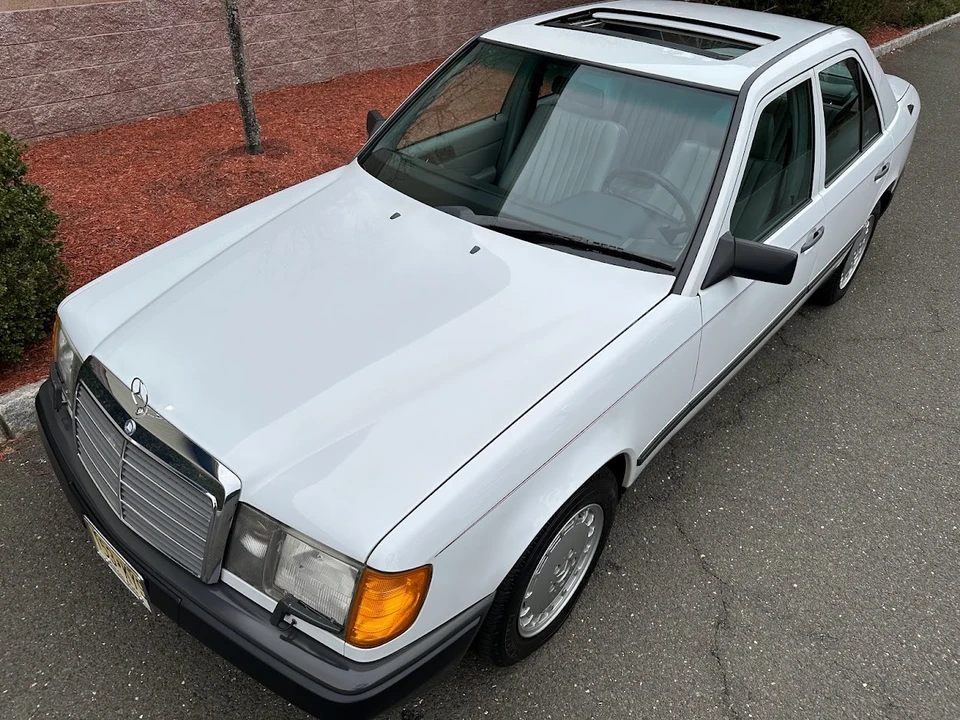 1989 Mercedes-Benz W124 E-Class - Image 11 of 31