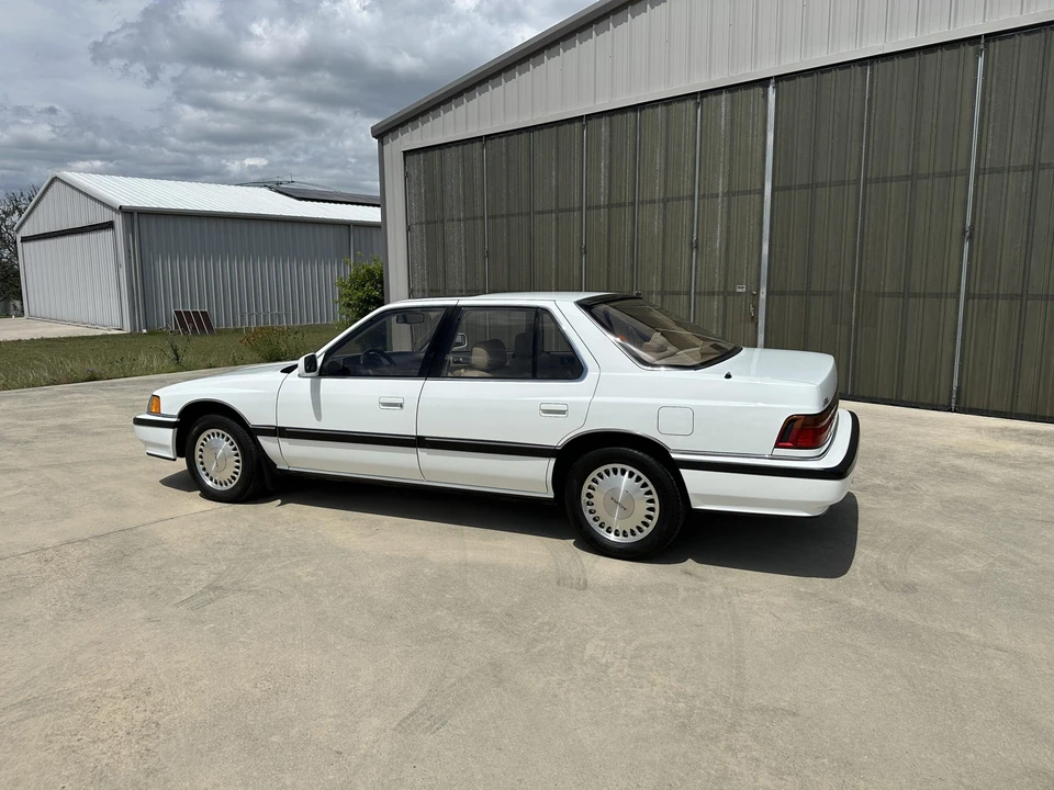 1990 Acura Legend 1st Gen - Image 23 of 31
