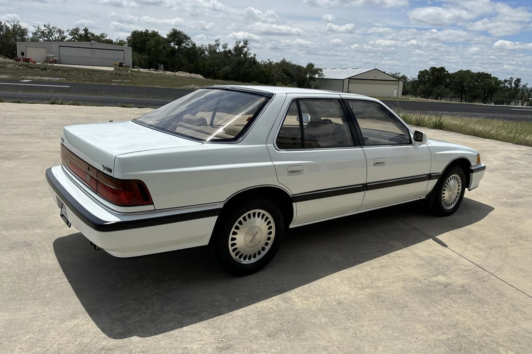 1990 Acura Legend 1st Gen - Image 14 of 31