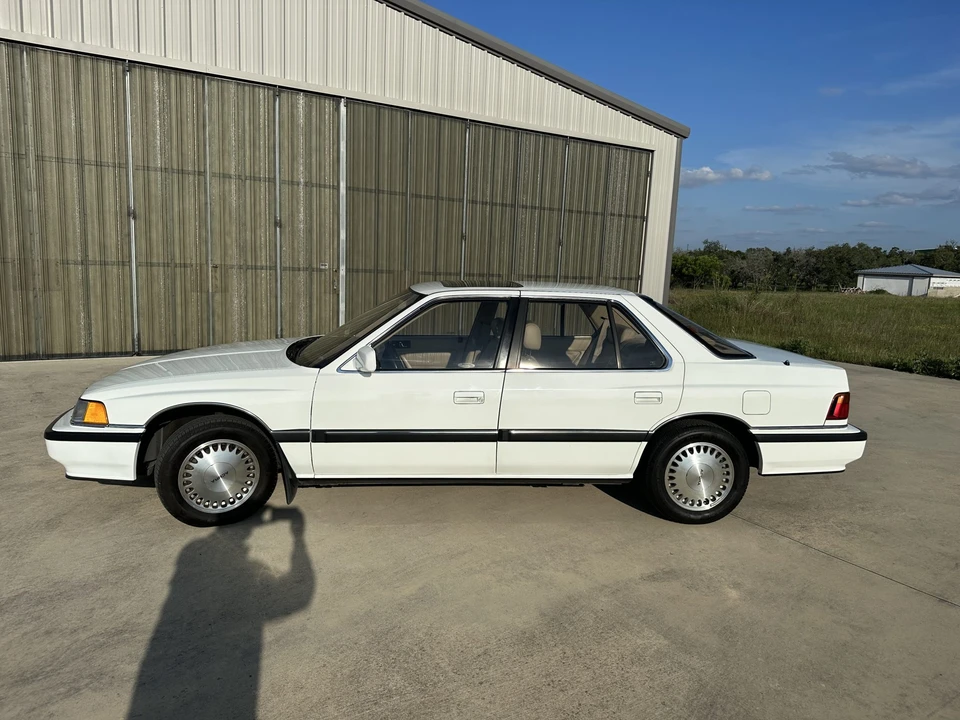 1990 Acura Legend 1st Gen - Image 25 of 31