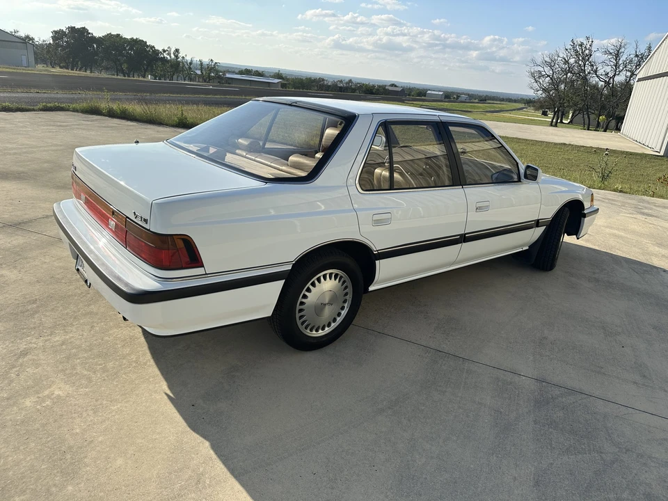 1990 Acura Legend 1st Gen - Image 15 of 31