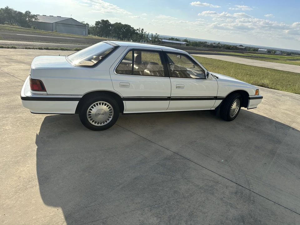 1990 Acura Legend 1st Gen - Image 13 of 31