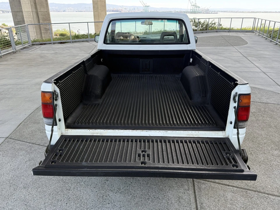 1991 Isuzu - Image 27 of 31