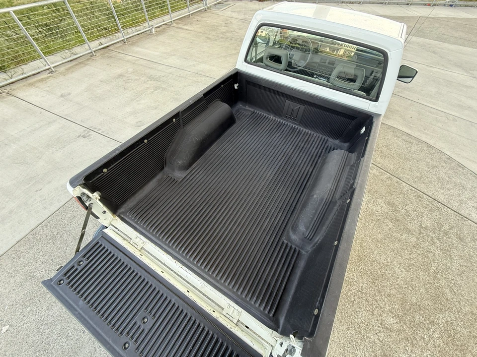 1991 Isuzu - Image 28 of 31