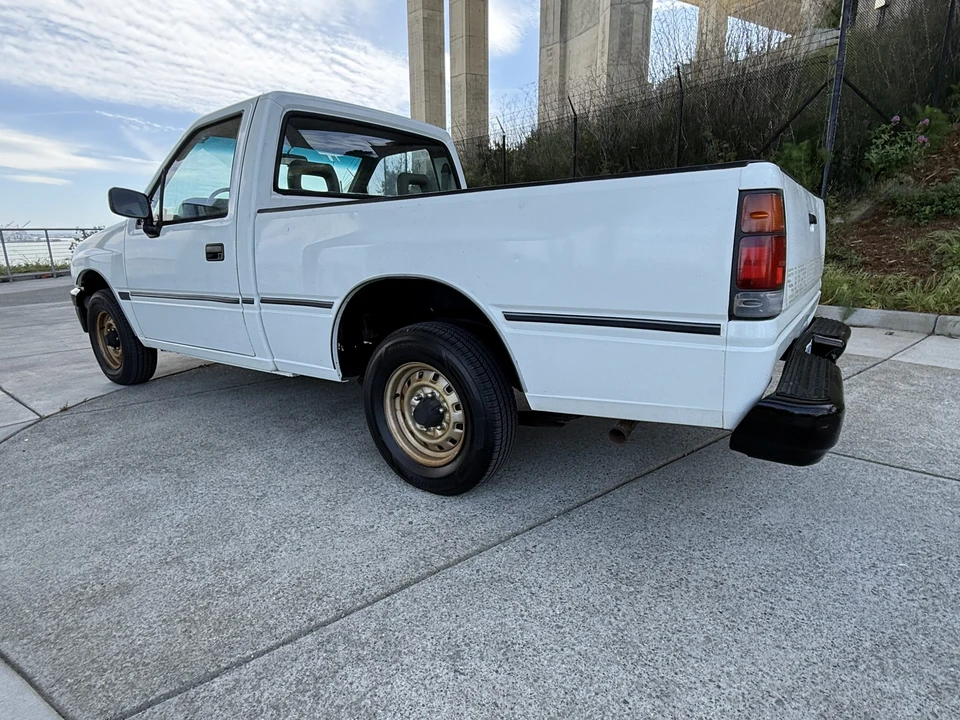 1991 Isuzu - Image 8 of 31